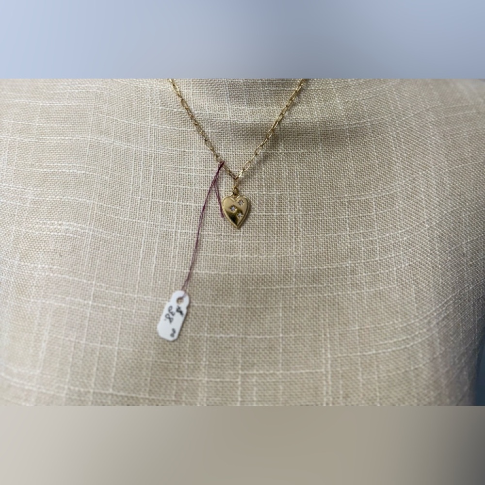 Fashion Gold Heart Pendant Paperclip Chain Necklace